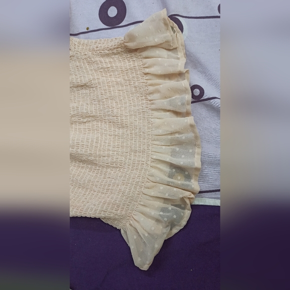 ✅Offshoulder peach top - Picture 2 of 5